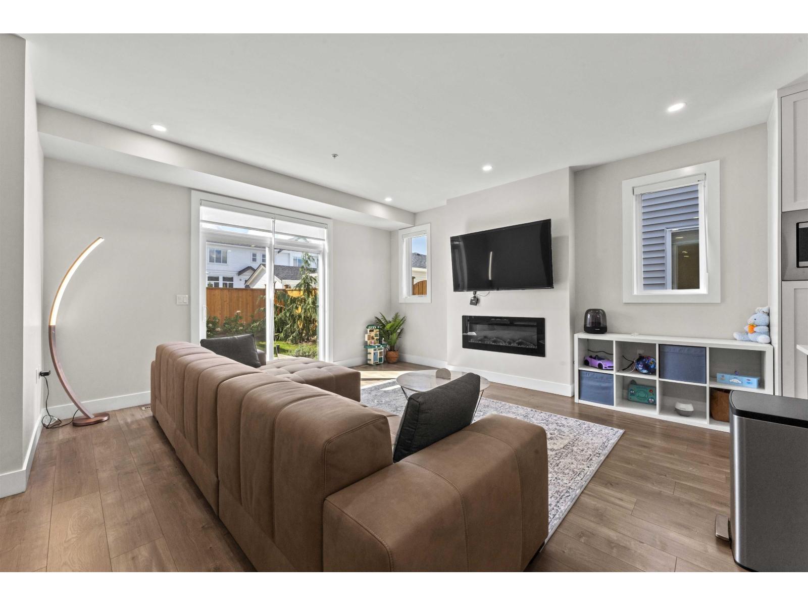 20520 76a Avenue Property Photo 4