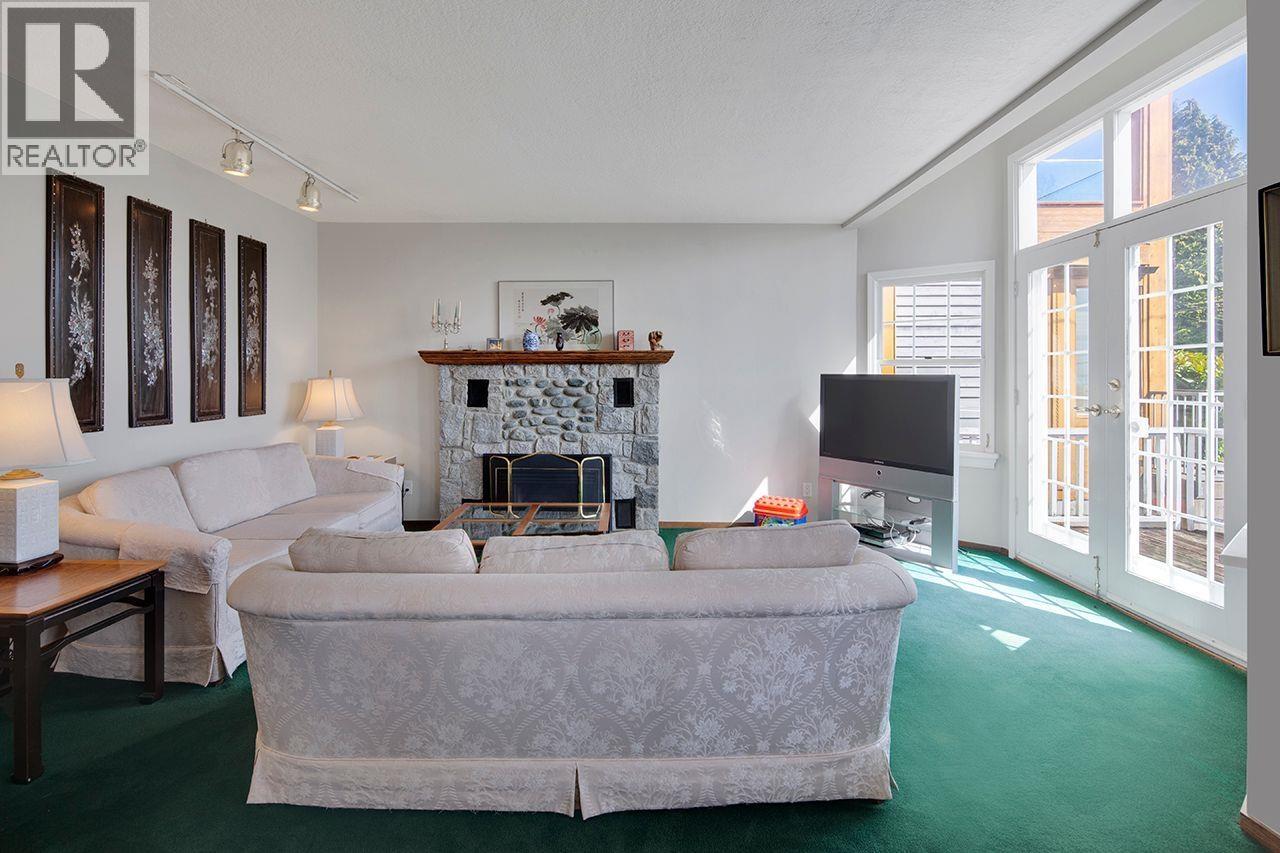 1183 Duchess Avenue Property Photo 4