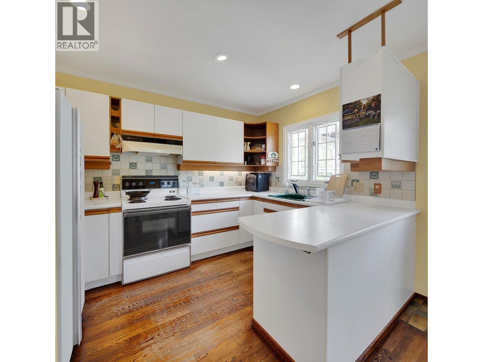 1183 Duchess Avenue Property Photo 11