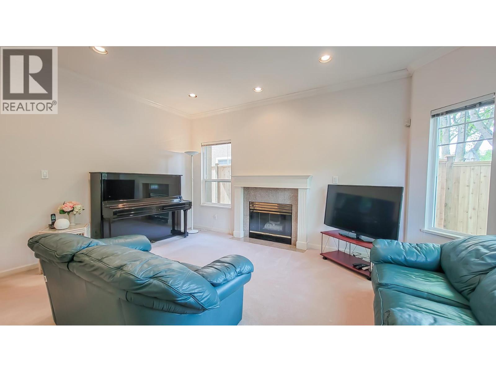 10 8060 St. Albans Road Property Photo 6