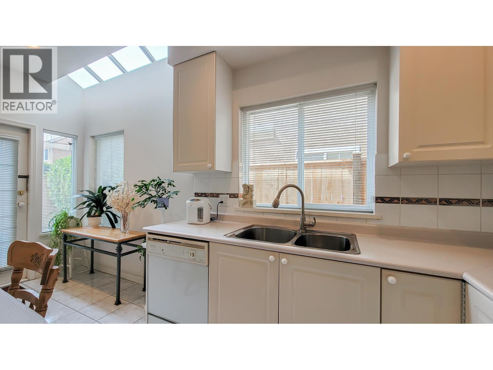 10 8060 St. Albans Road Property Photo 15