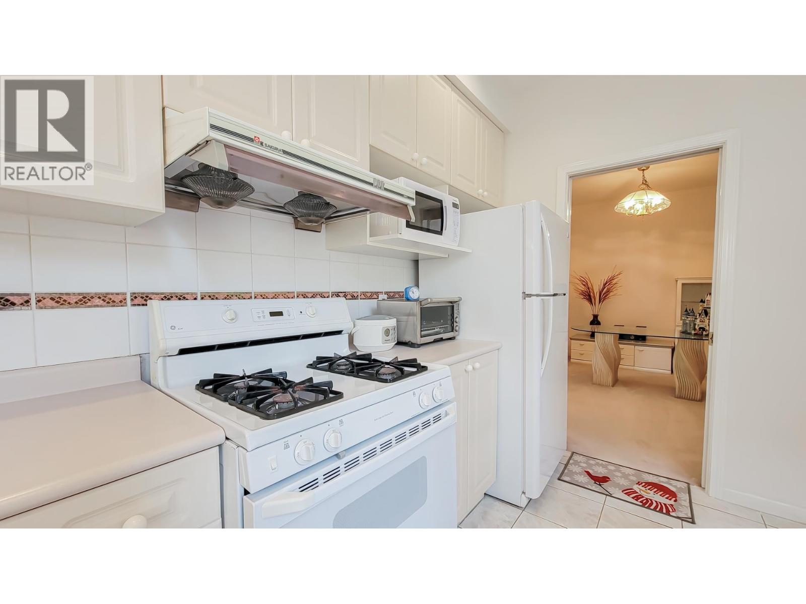 10 8060 St. Albans Road Property Photo 17