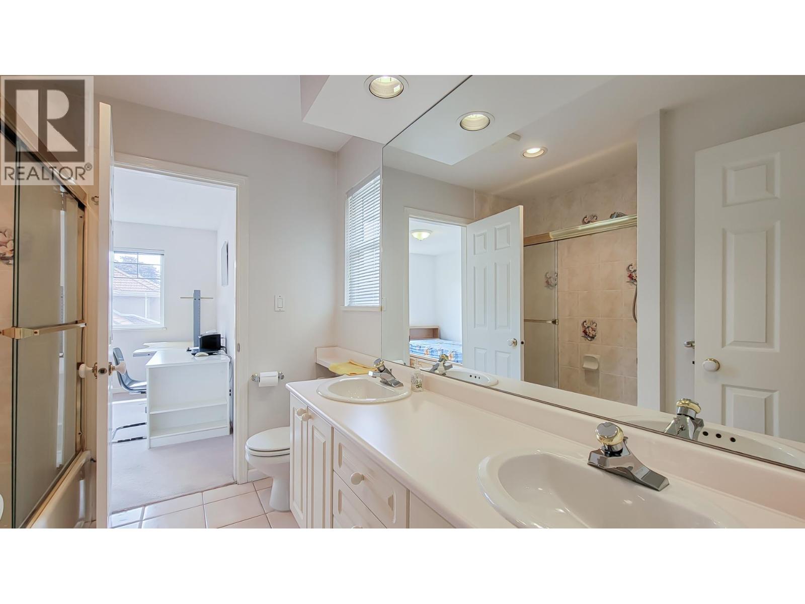 10 8060 St. Albans Road Property Photo 22