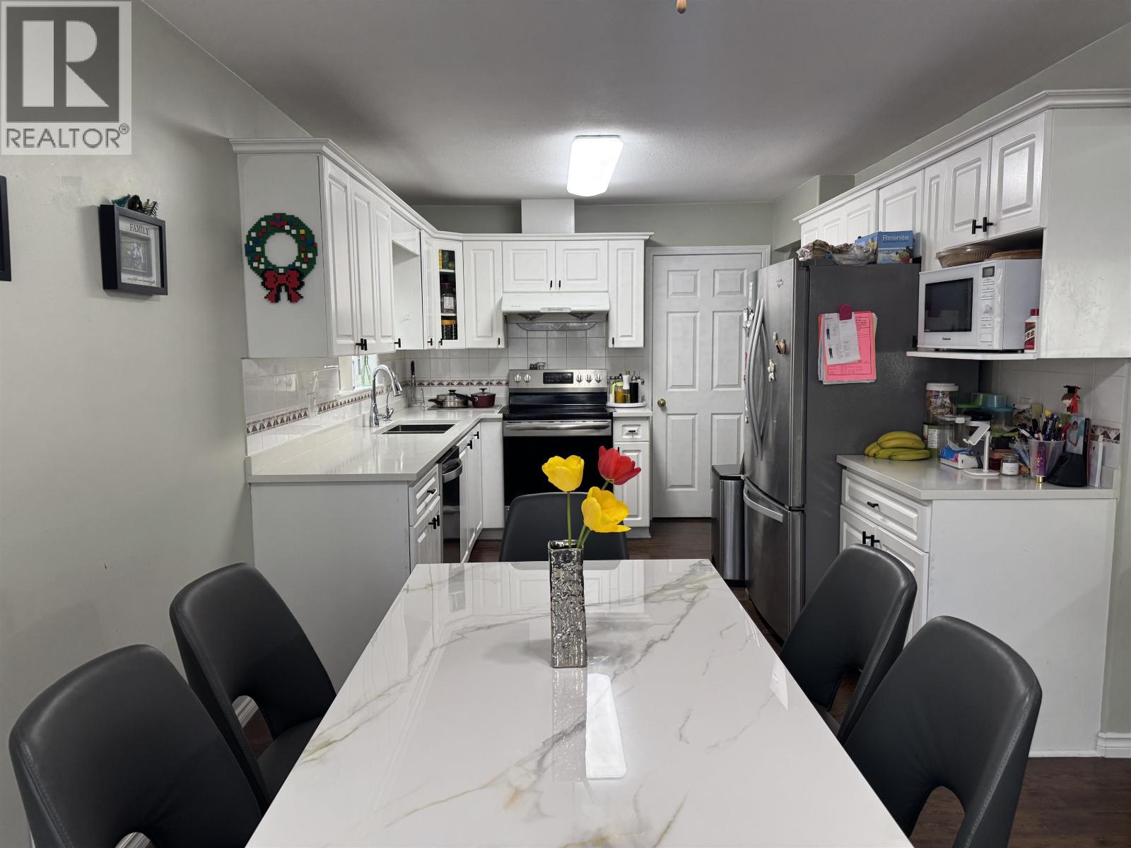 5142 Manor Street Property Photo 3