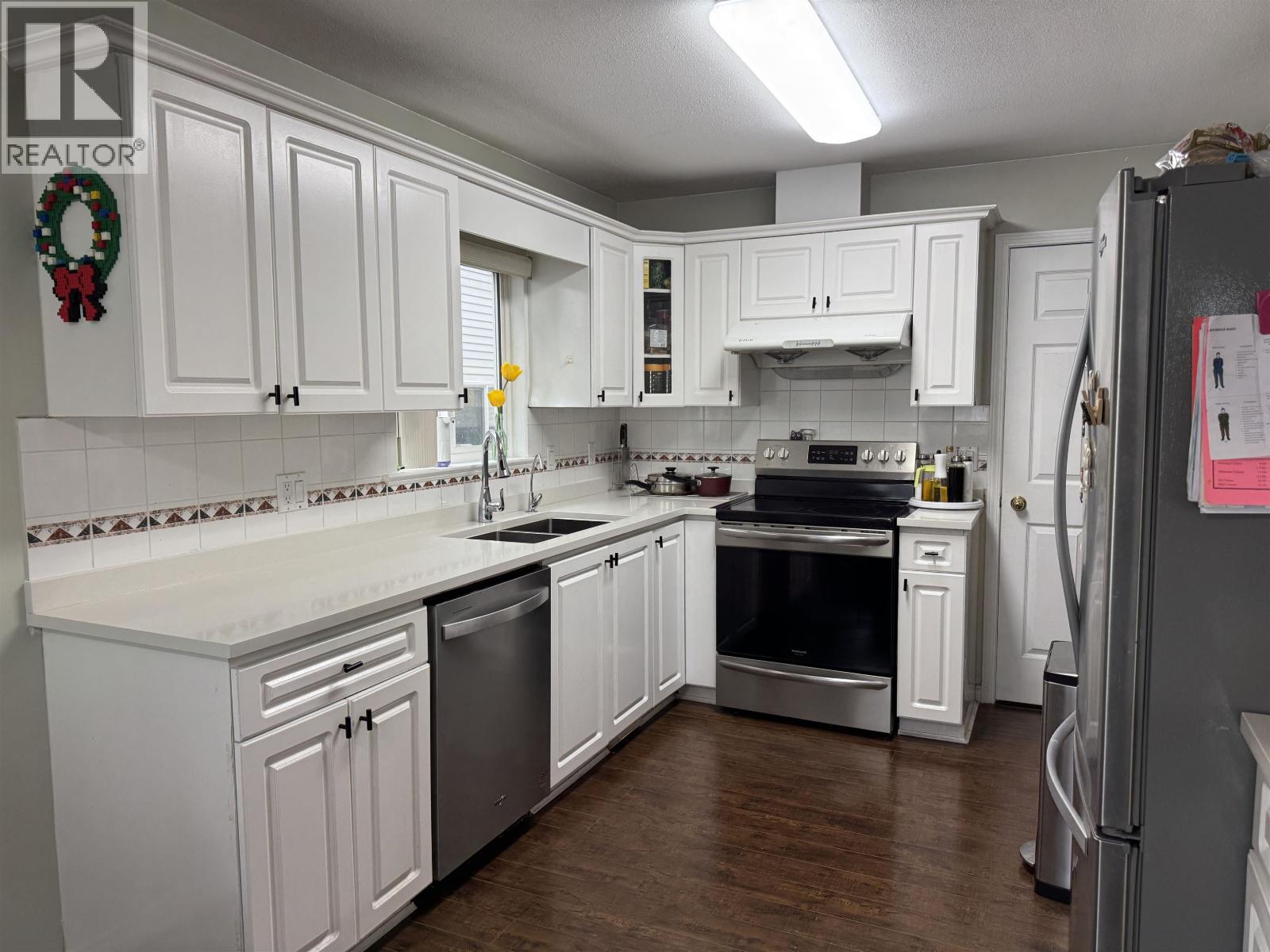 5142 Manor Street Property Photo 4