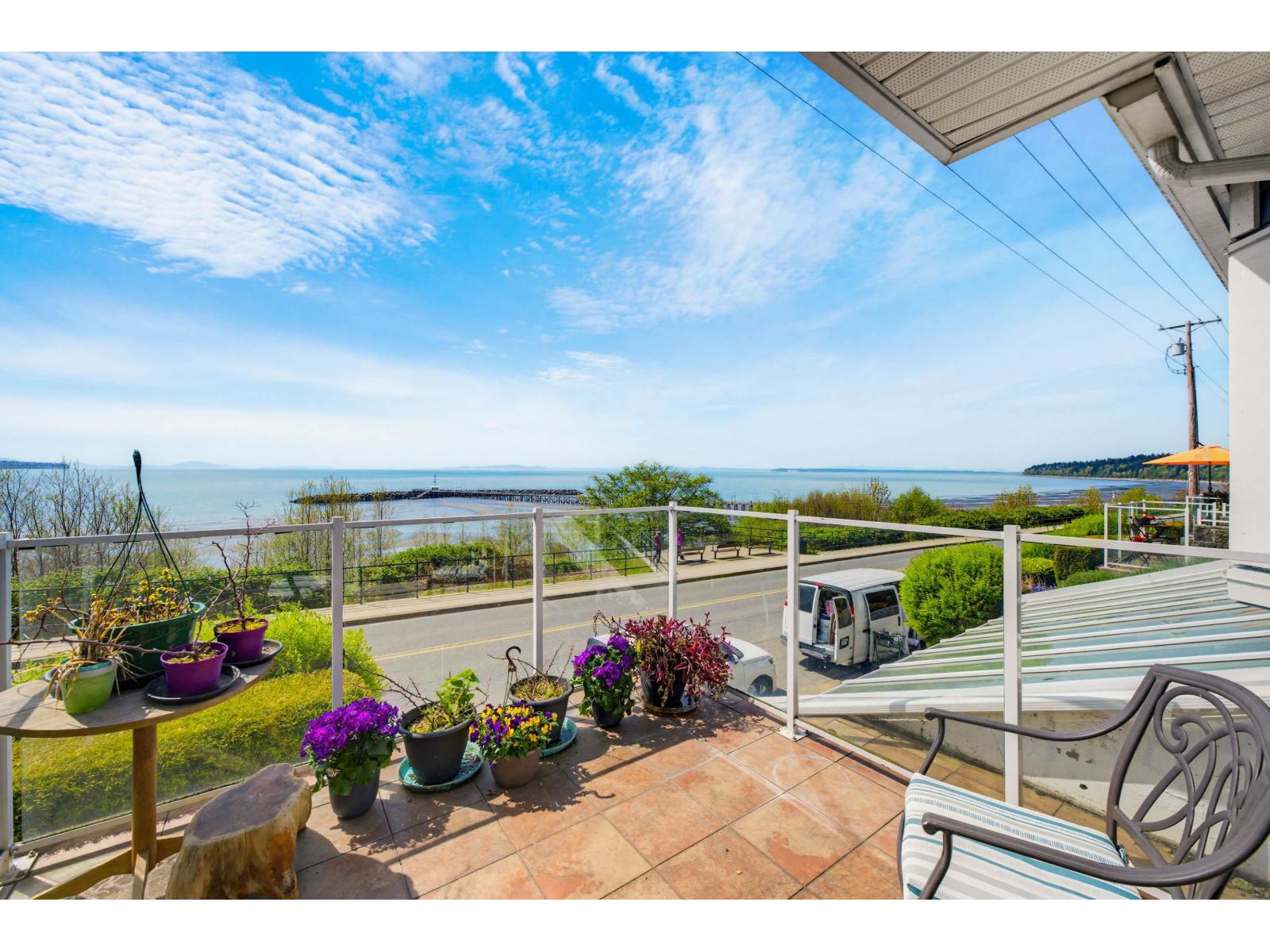 105 15165 Marine Drive Property Photo 4
