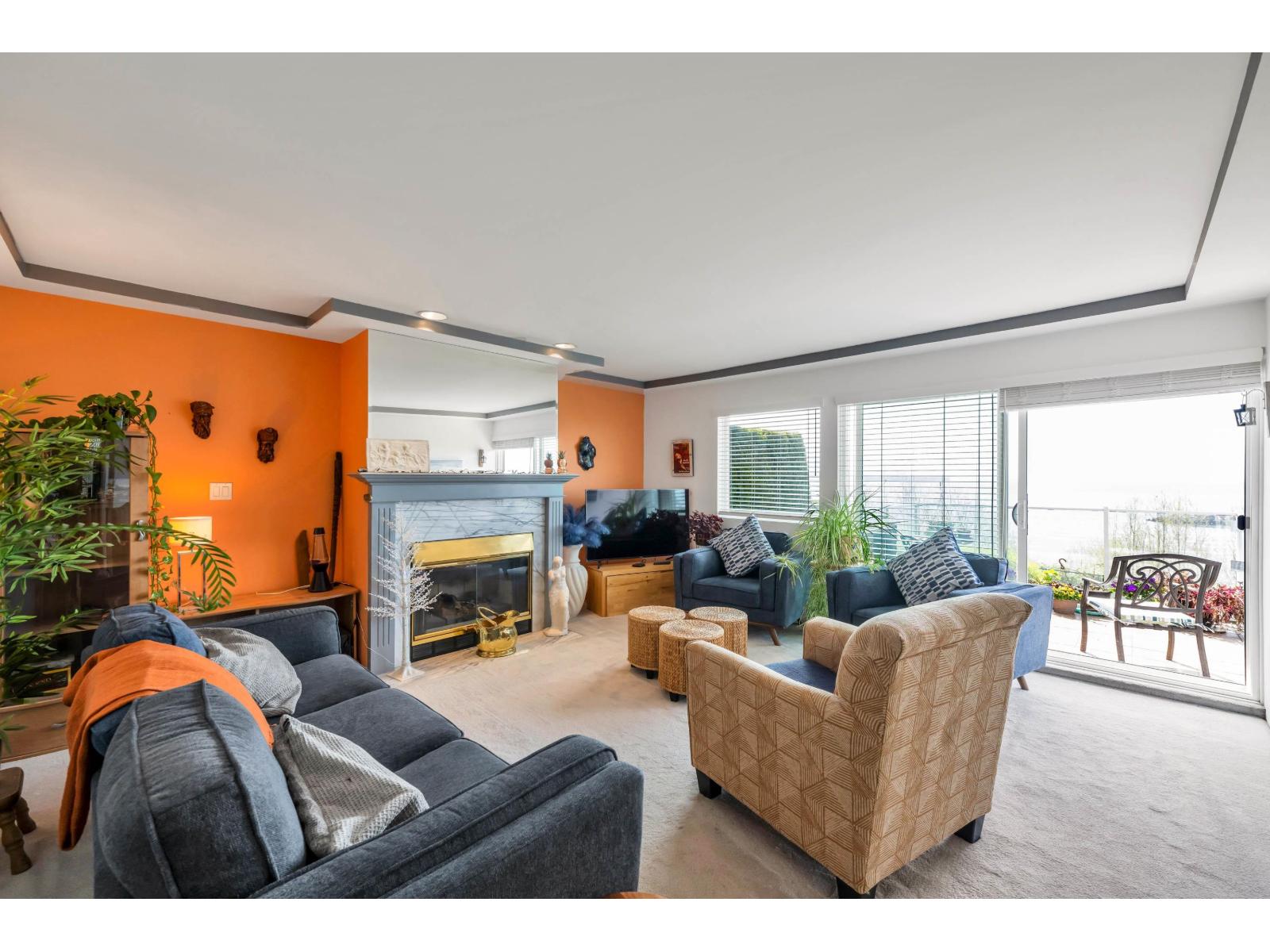 105 15165 Marine Drive Property Photo 9