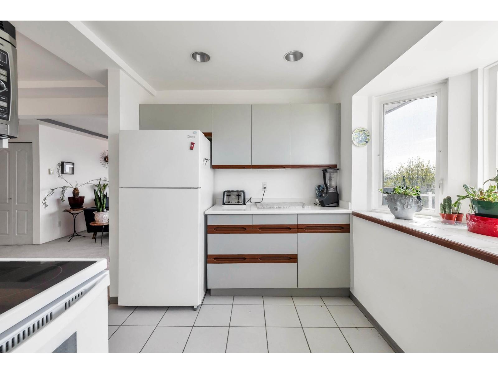 105 15165 Marine Drive Property Photo 18