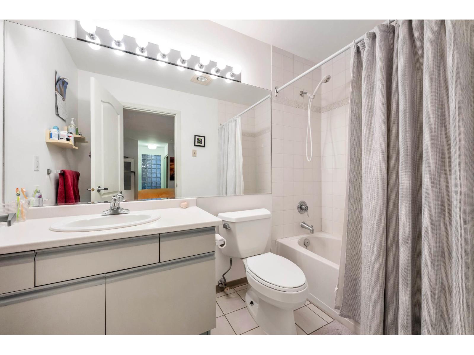 105 15165 Marine Drive Property Photo 24