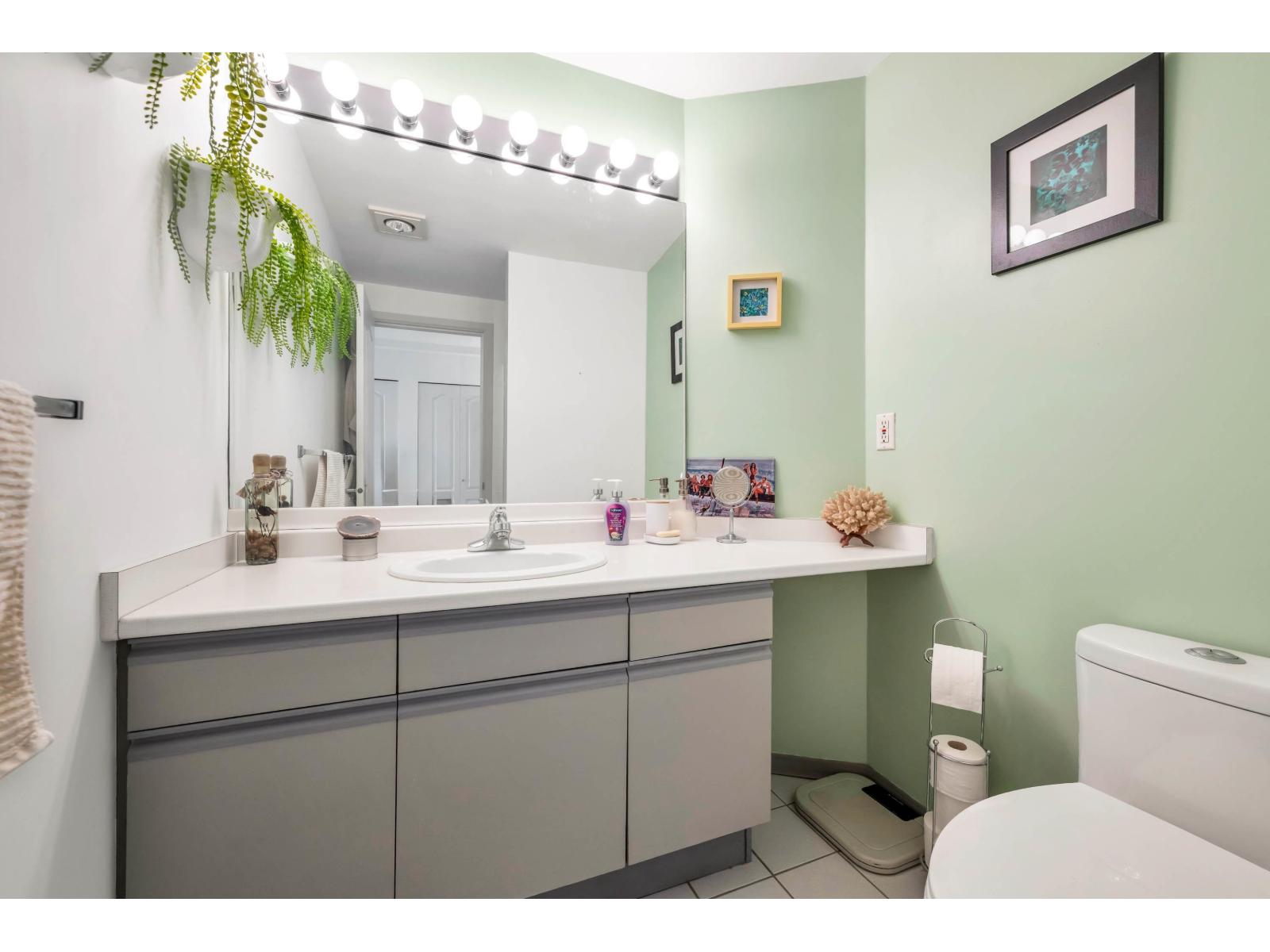 105 15165 Marine Drive Property Photo 27