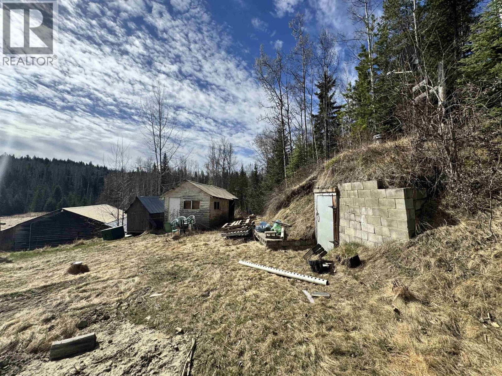 5676 Lowden Road Property Photo 4