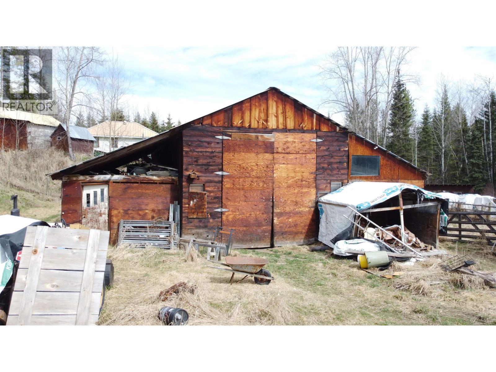 5676 Lowden Road Property Photo 9