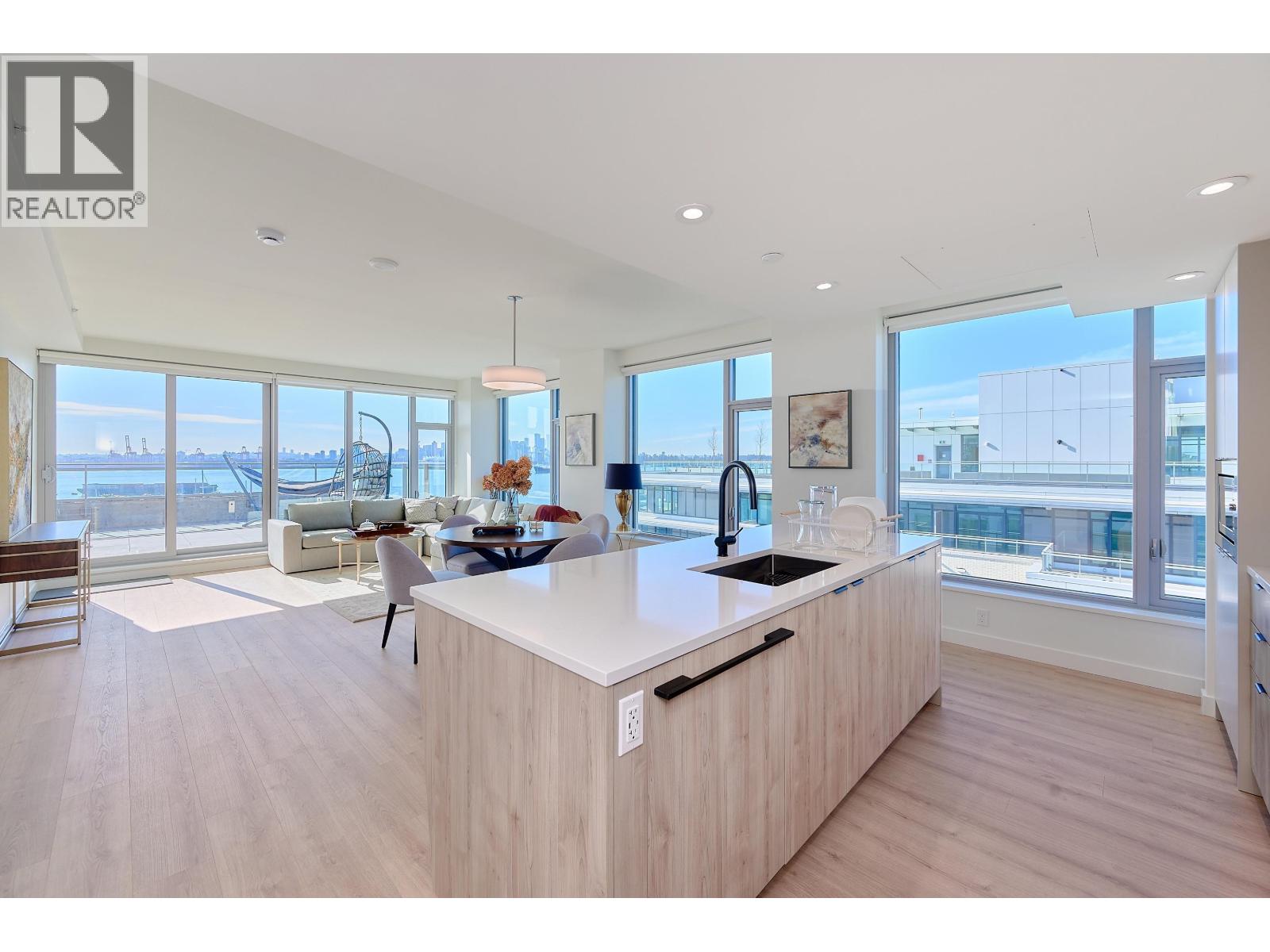 807 755 Harbourside Drive Property Photo 12