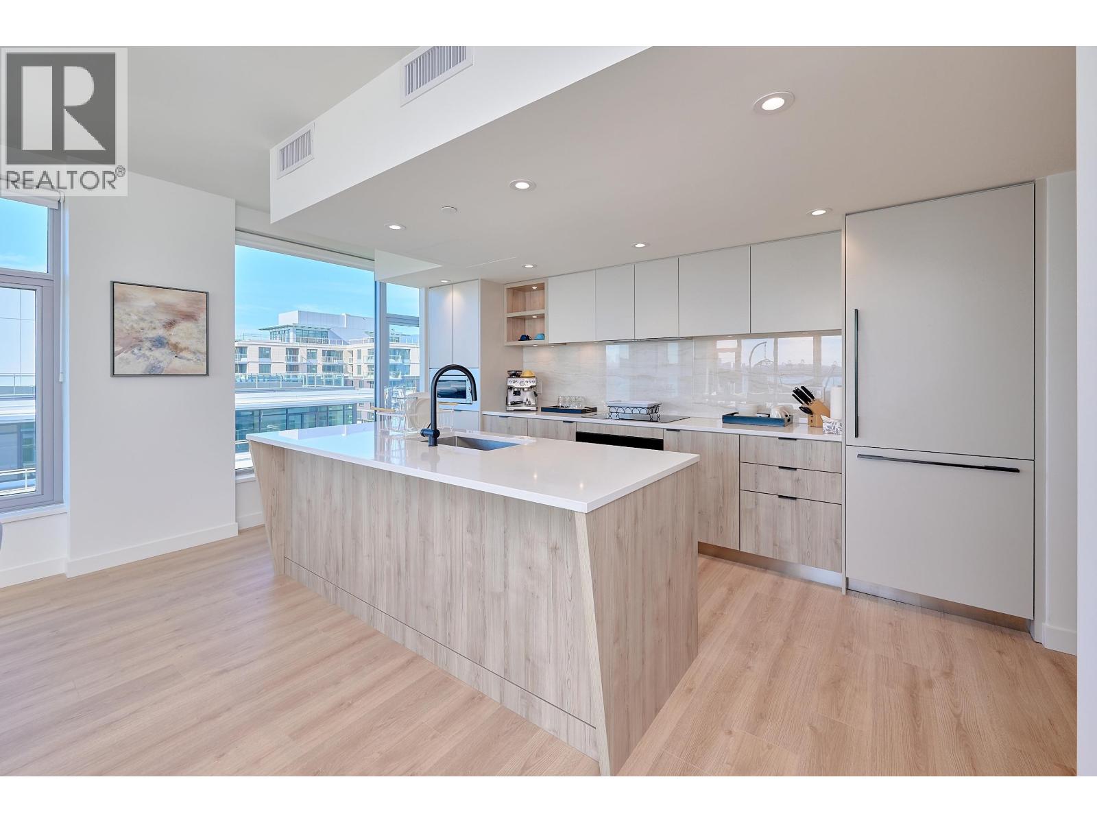 807 755 Harbourside Drive Property Photo 16