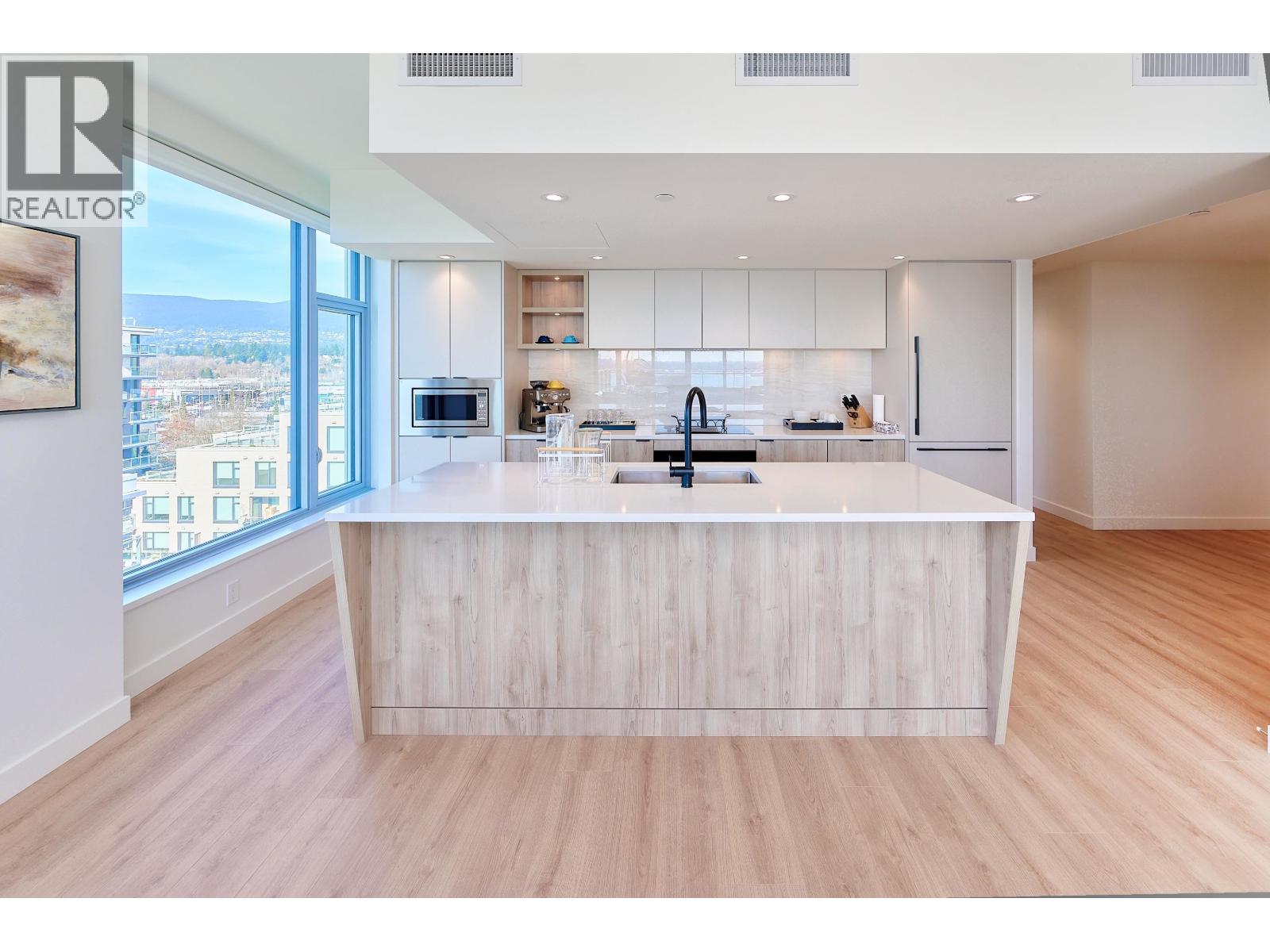 807 755 Harbourside Drive Property Photo 17