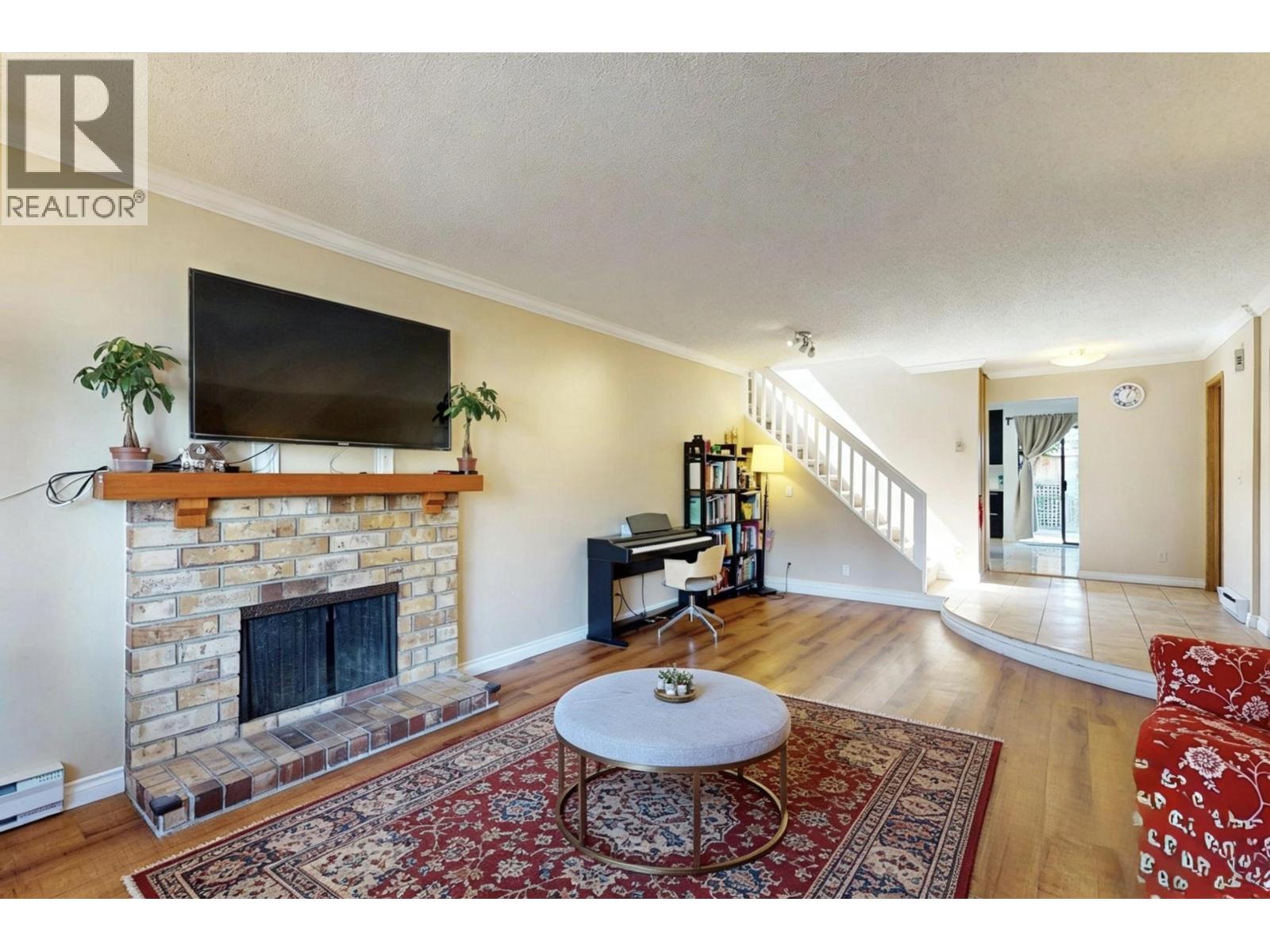 4 6245 Sheridan Road Property Photo 2