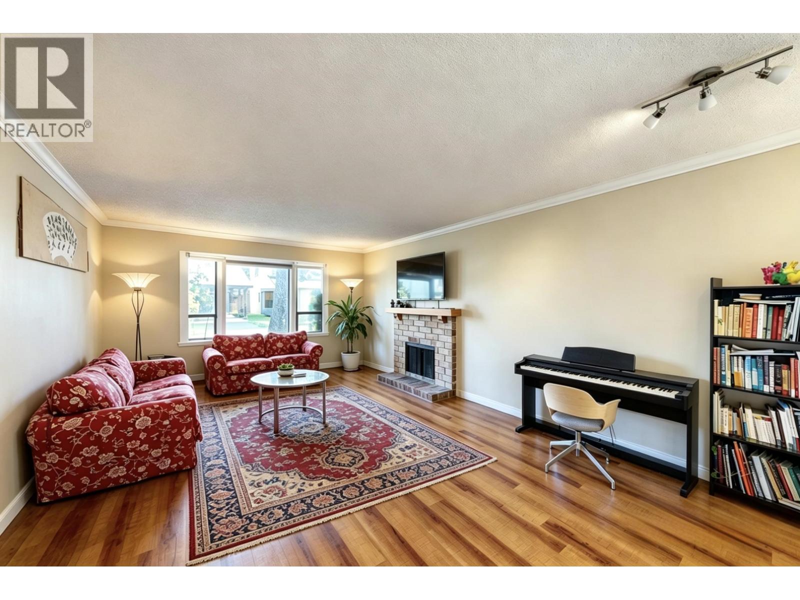 4 6245 Sheridan Road Property Photo 3