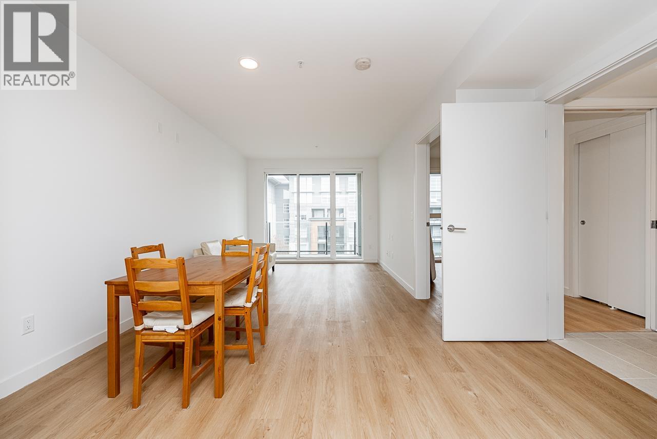 512 9888 University Crescent Property Photo 8