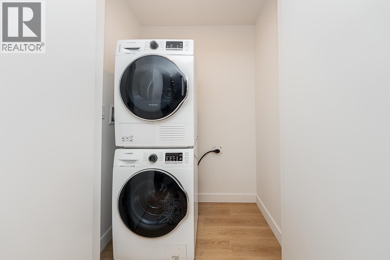 512 9888 University Crescent Property Photo 12