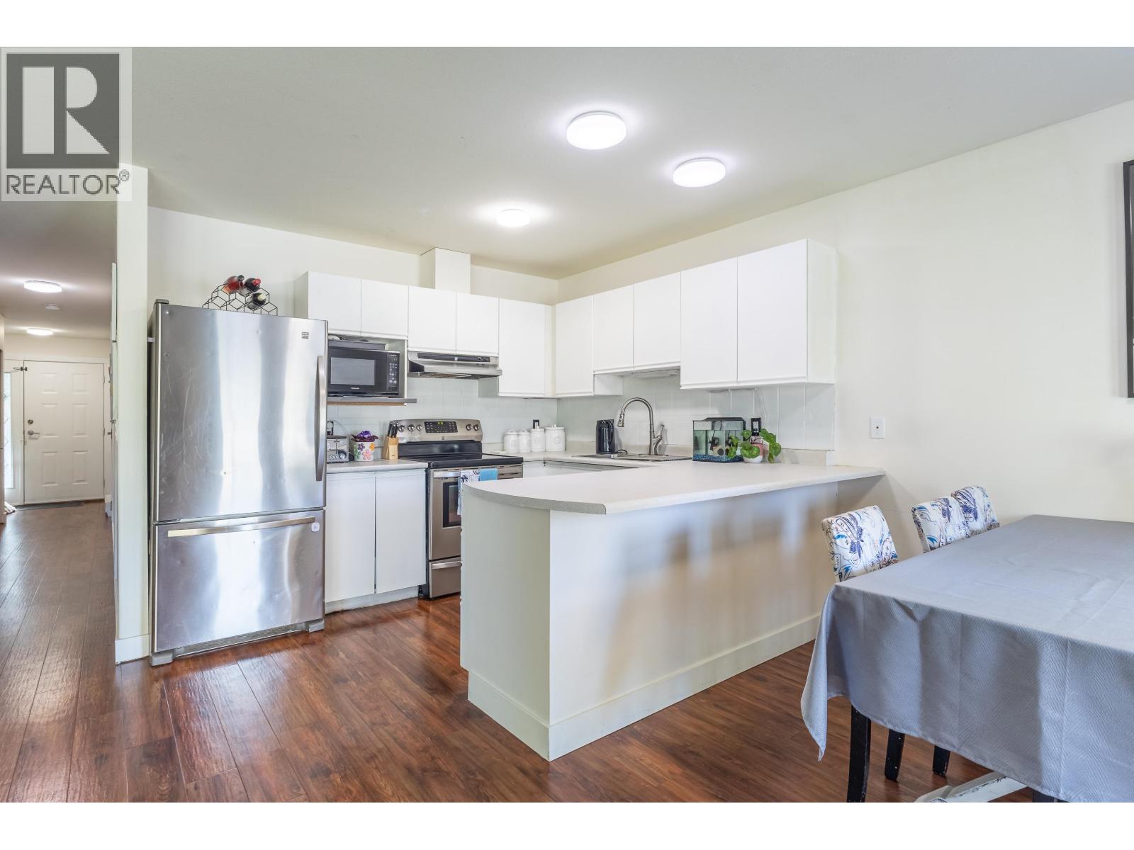 1 5706 Ebbtide Street Property Photo 8