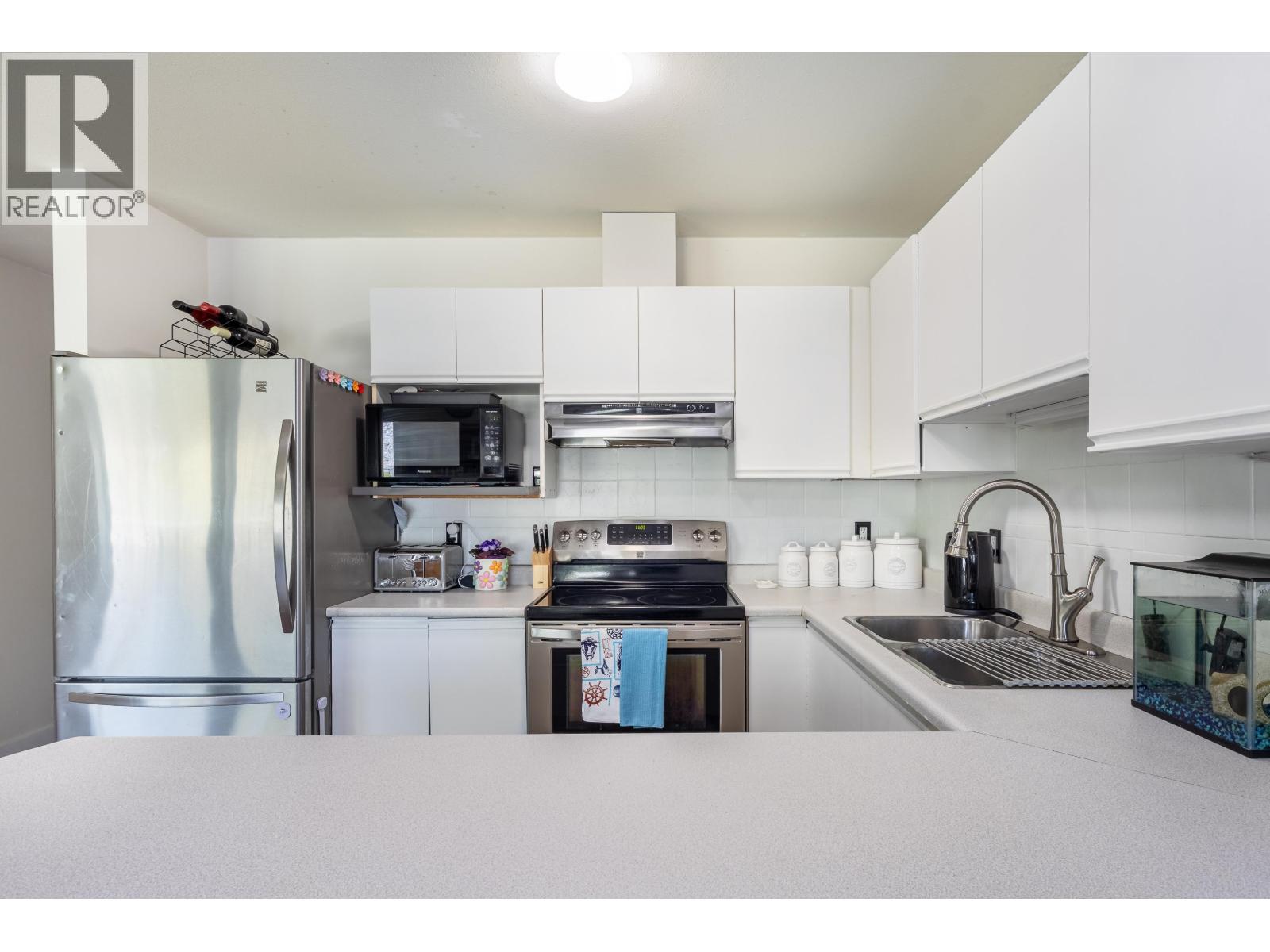 1 5706 Ebbtide Street Property Photo 9