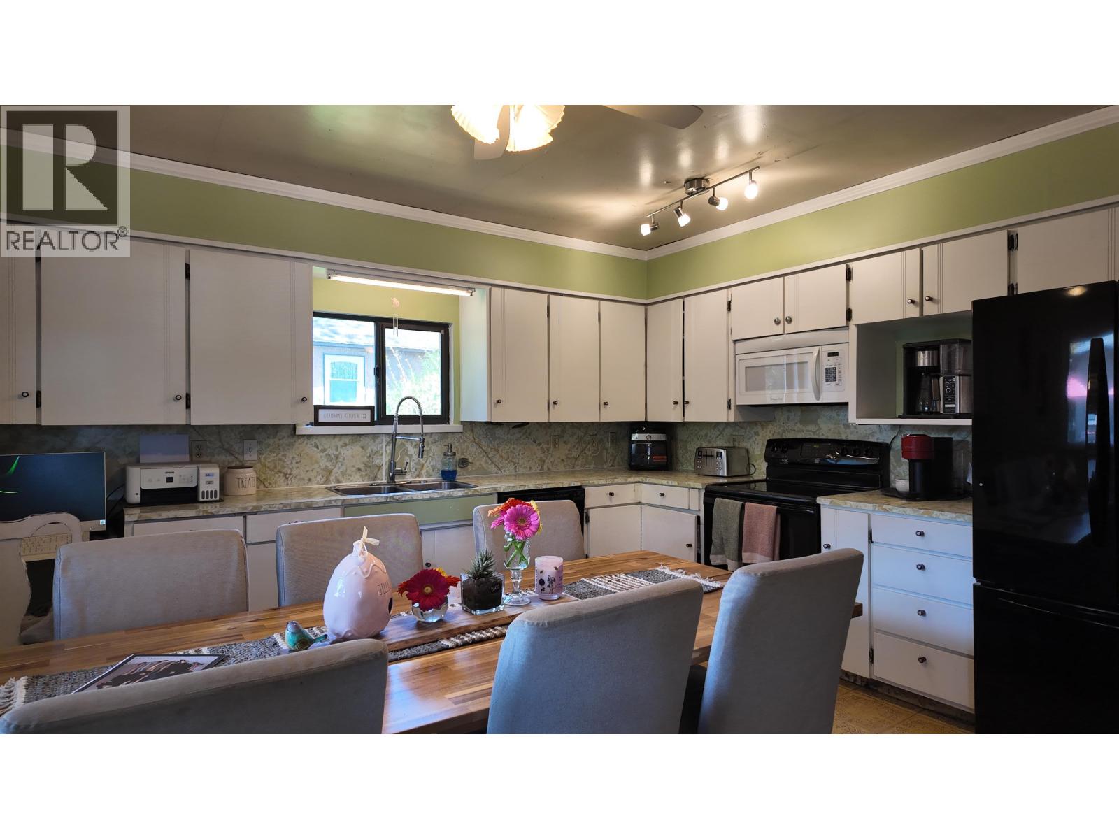 2825 St John Street Property Photo 24