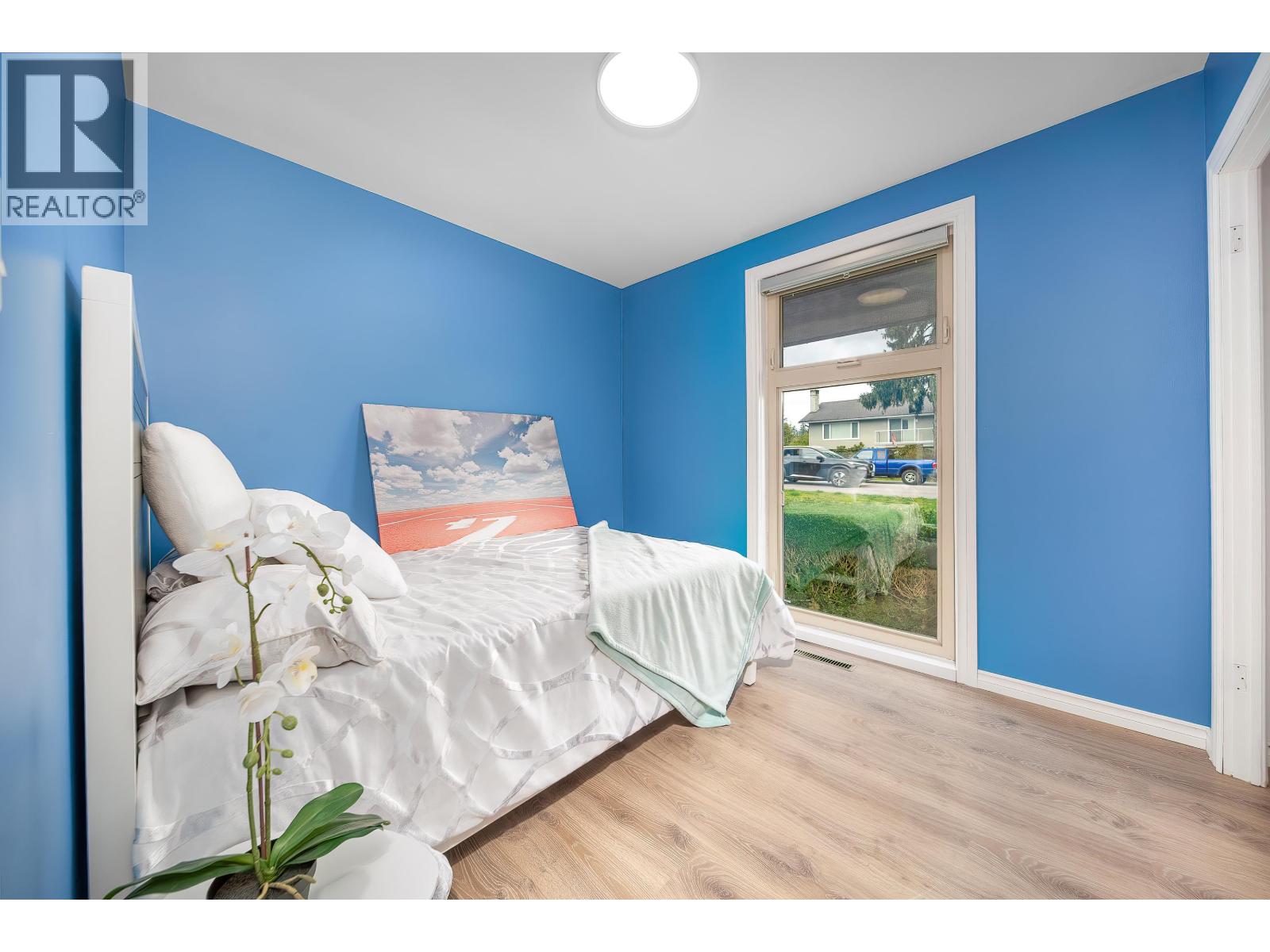 5186 10a Avenue Property Photo 6