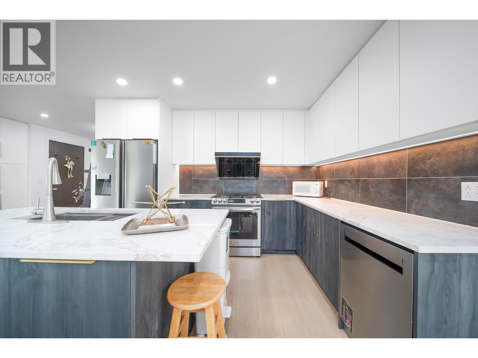 5186 10a Avenue Property Photo 16