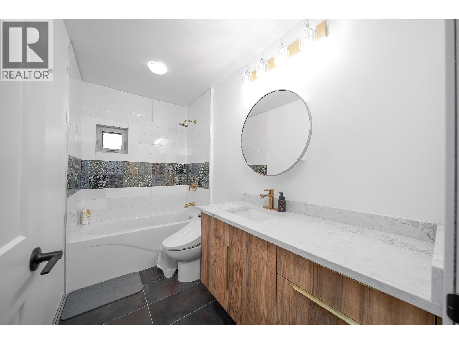 5186 10a Avenue Property Photo 29