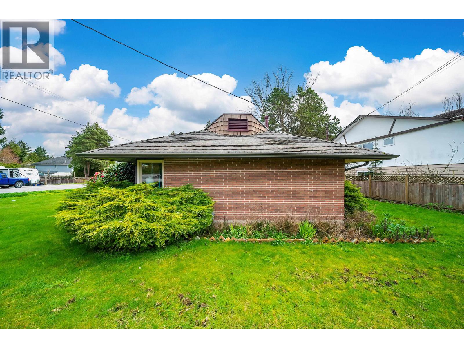 5186 10a Avenue Property Photo 37