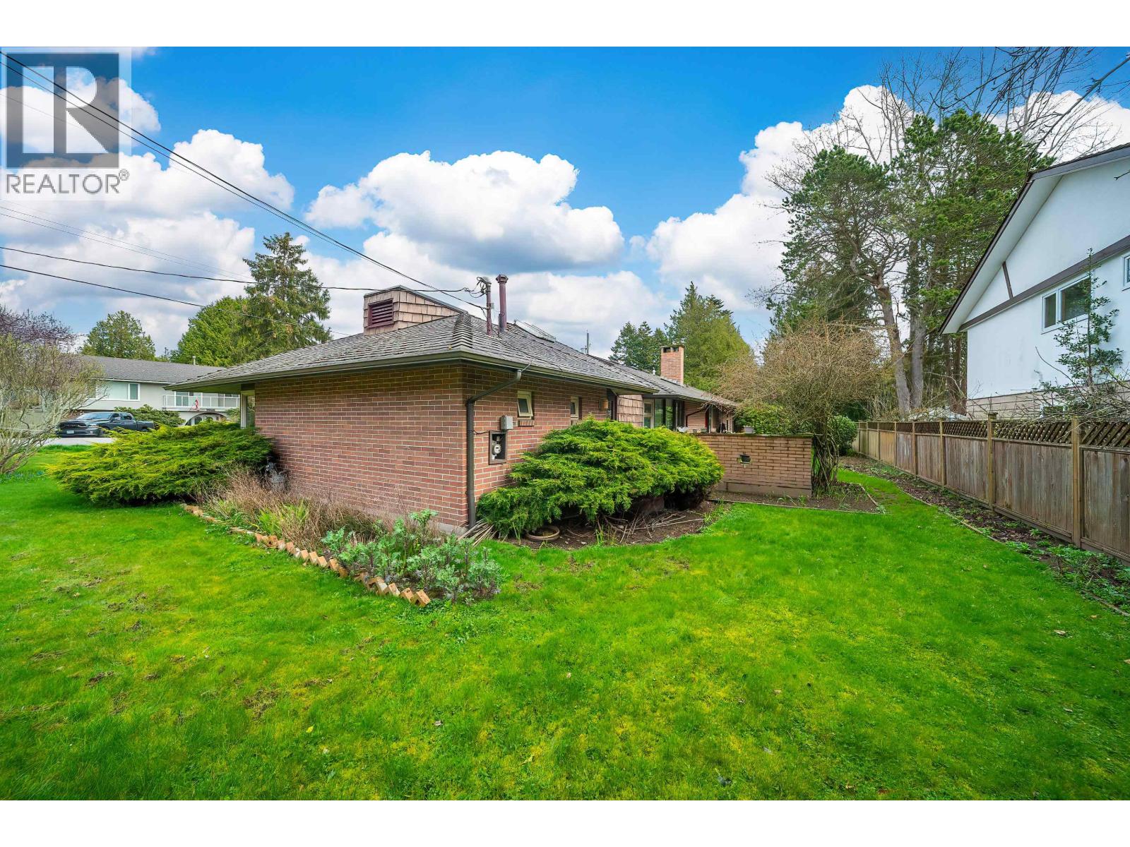 5186 10a Avenue Property Photo 38