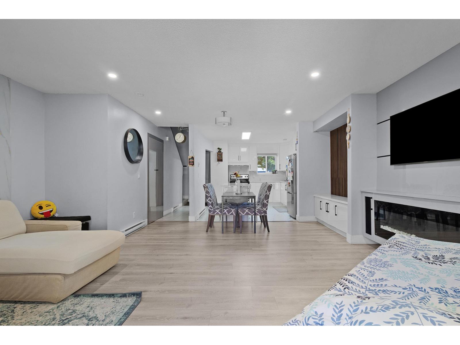 77 6657 138 Street Property Photo 4