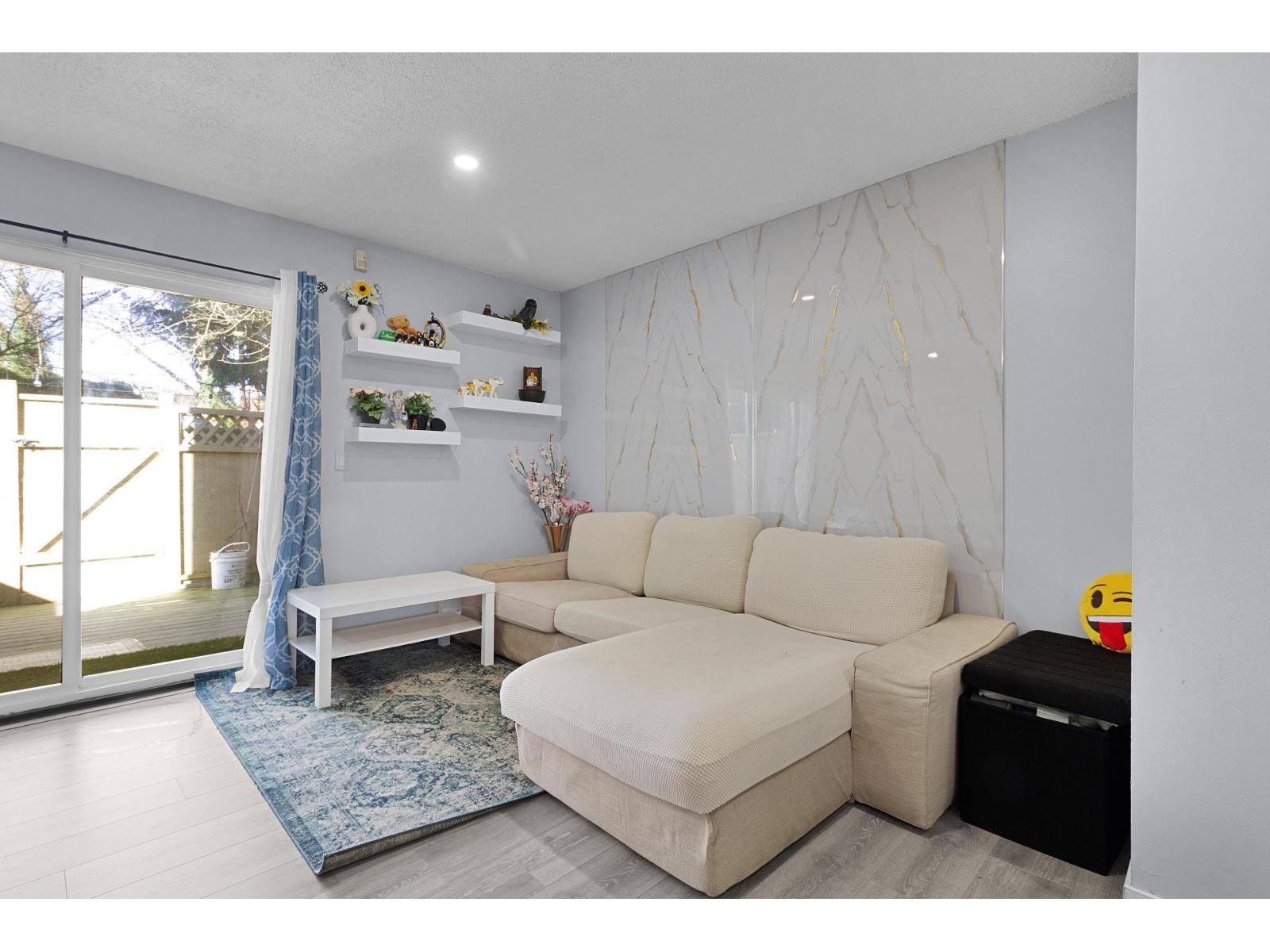 77 6657 138 Street Property Photo 5