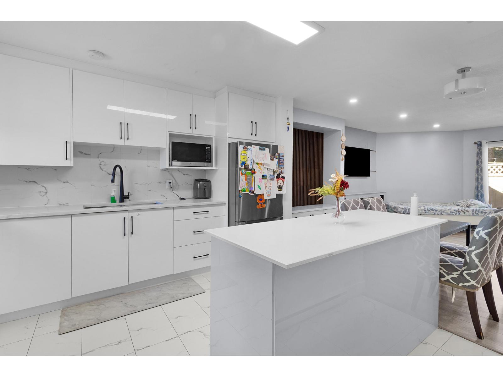 77 6657 138 Street Property Photo 8