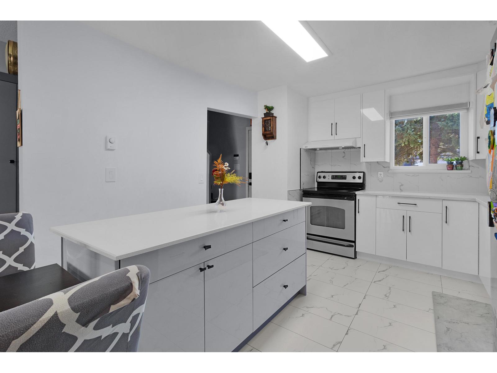 77 6657 138 Street Property Photo 9