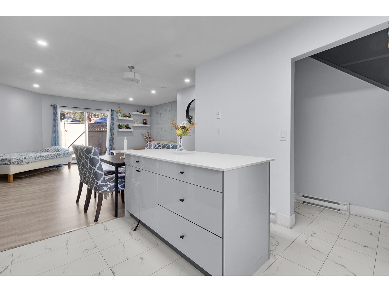 77 6657 138 Street Property Photo 10