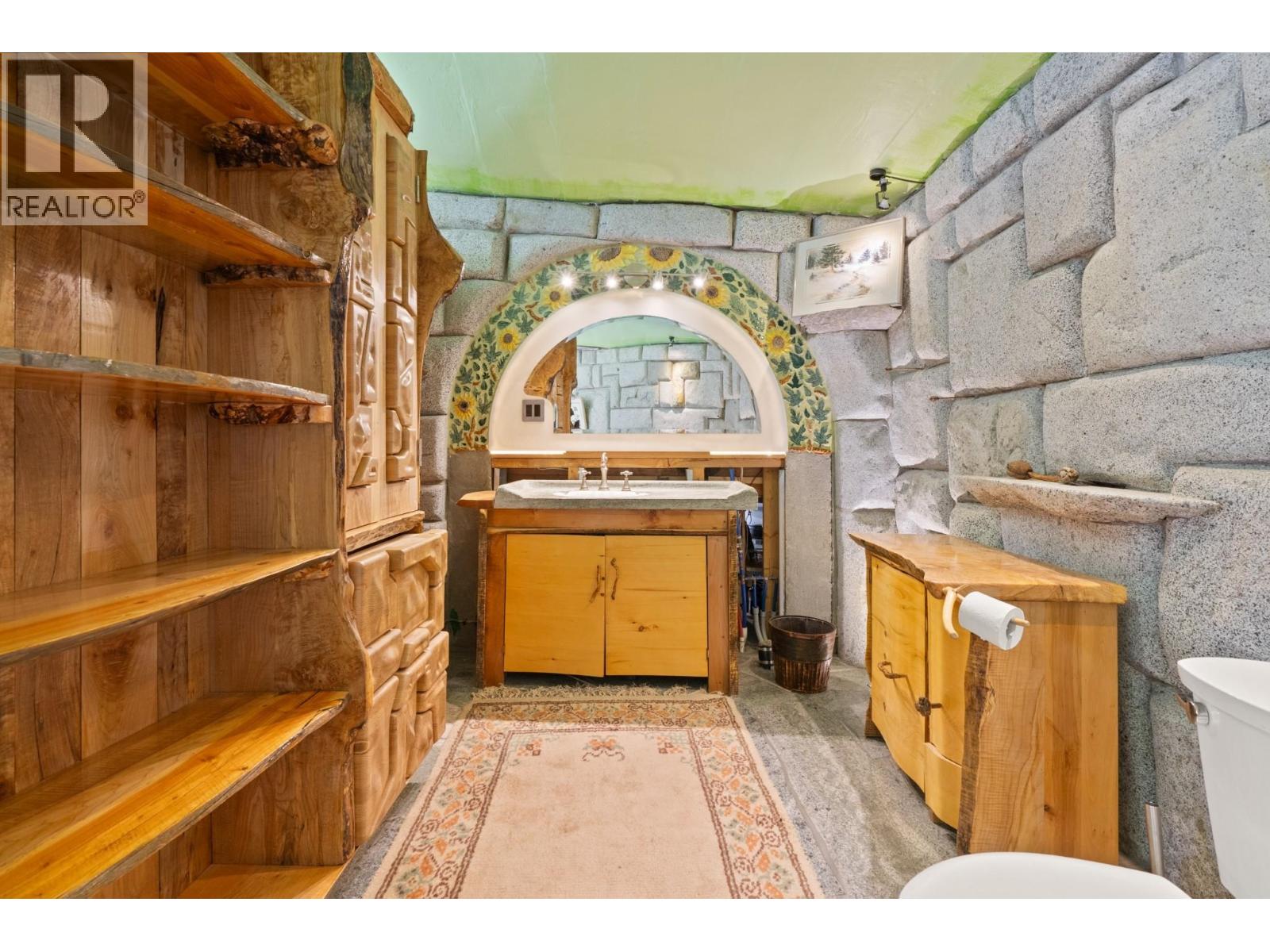 20100 Highline Road Property Photo 11