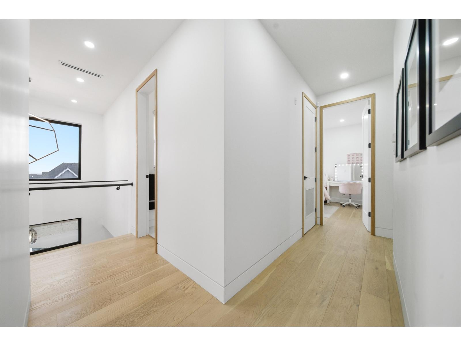 16767 18 Avenue Property Photo 15