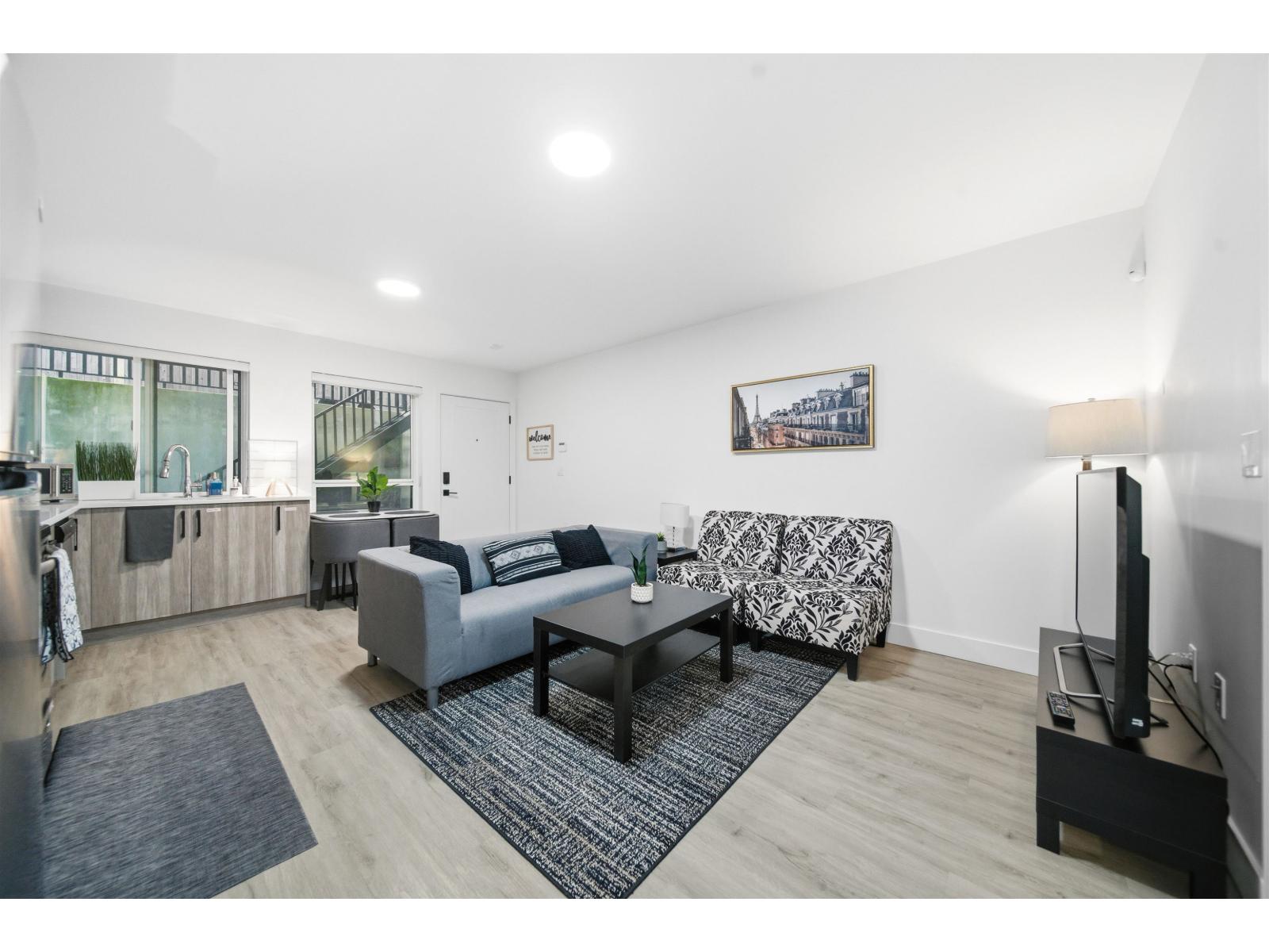 16767 18 Avenue Property Photo 19