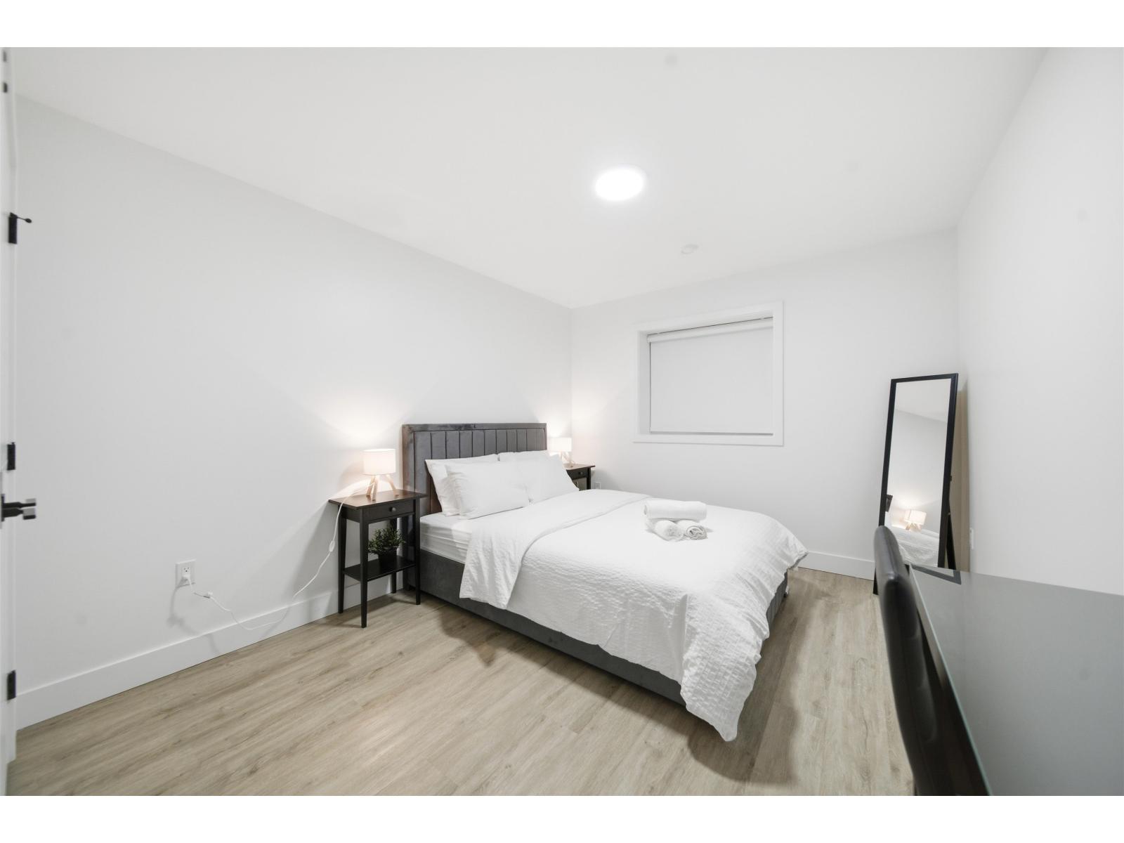 16767 18 Avenue Property Photo 22