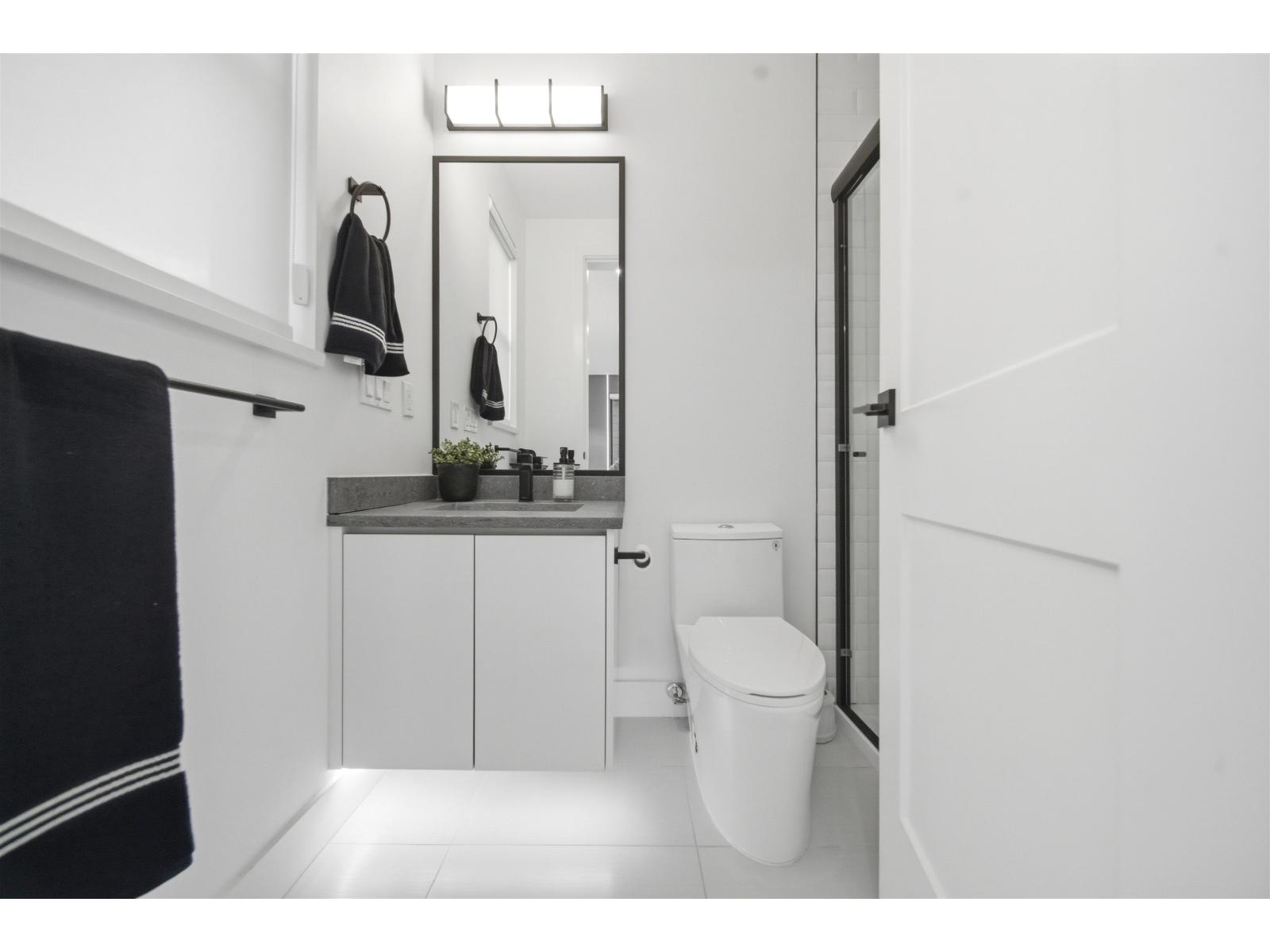 16767 18 Avenue Property Photo 27