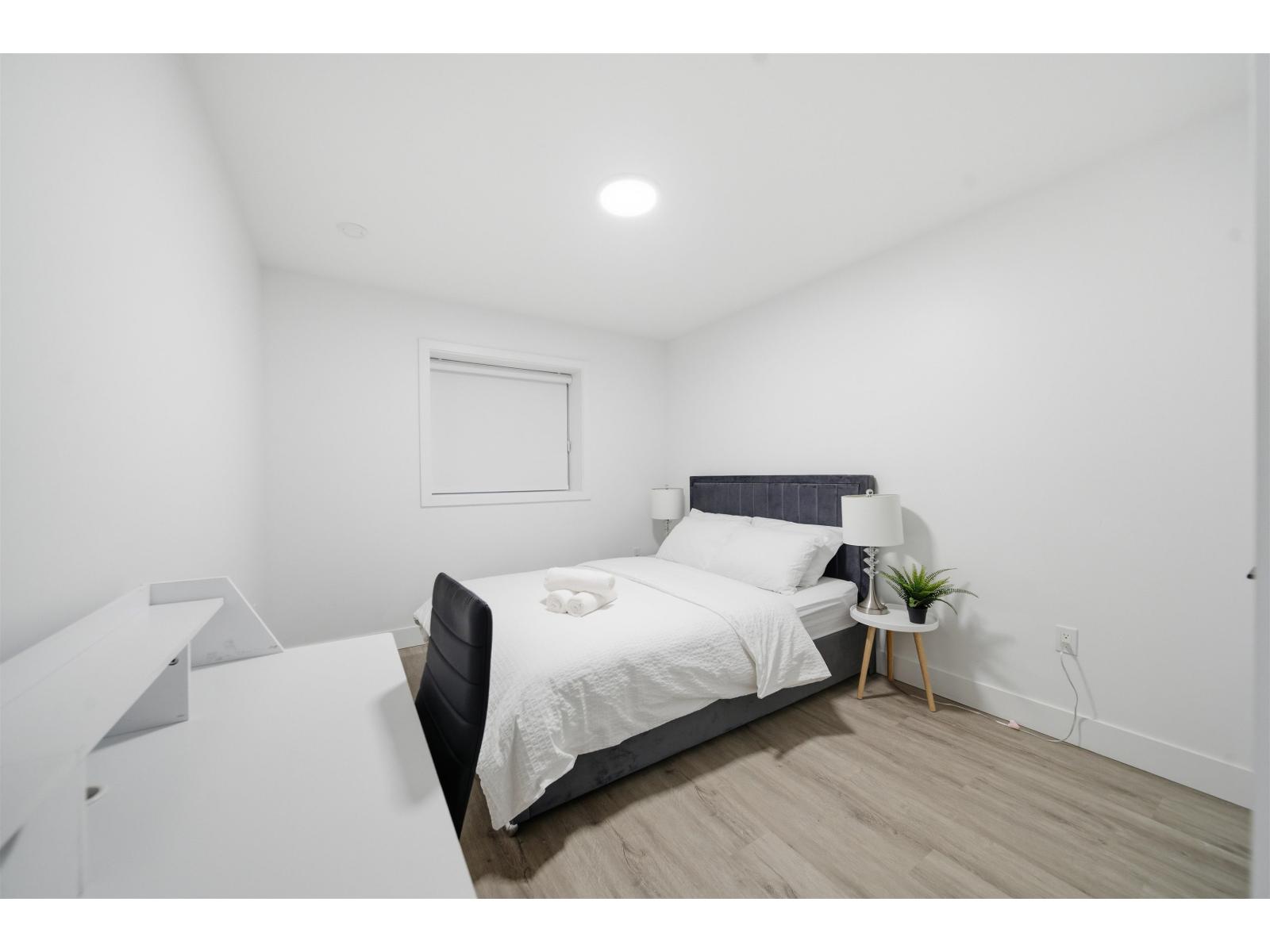 16767 18 Avenue Property Photo 28