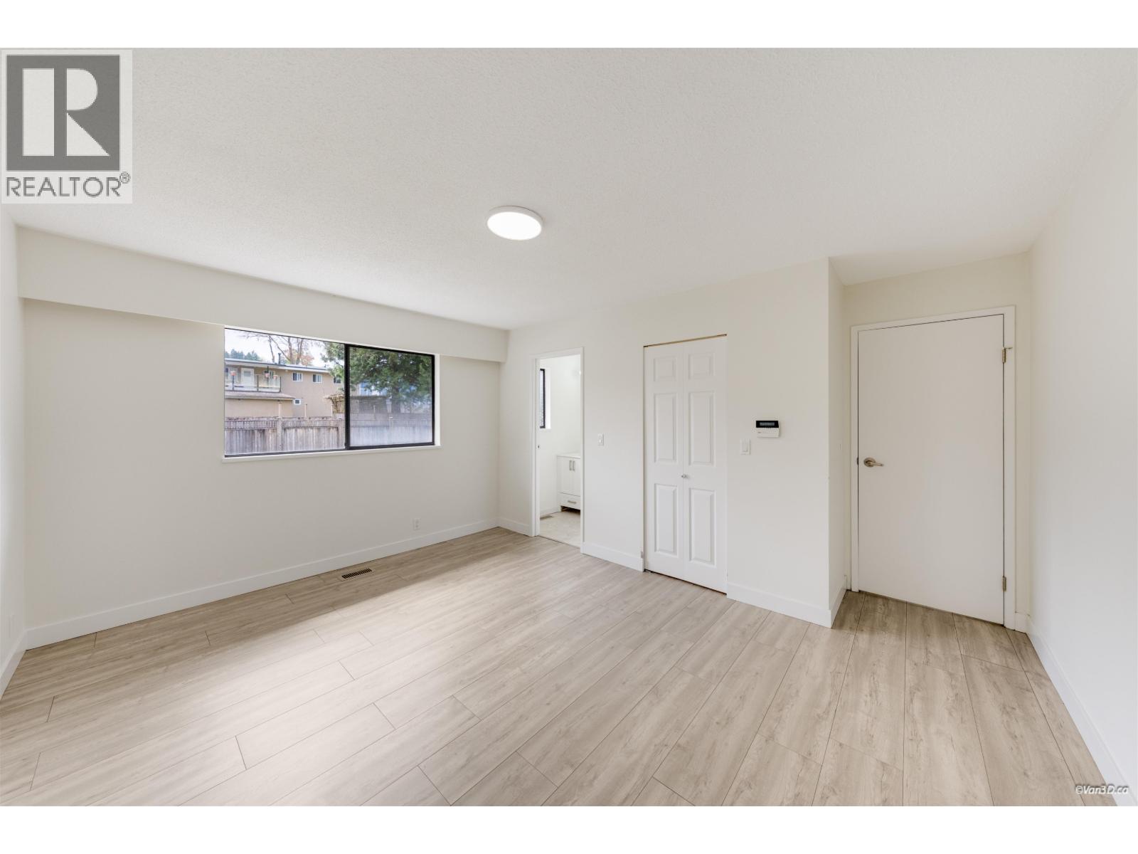 7942 Lakefield Drive Property Photo 10