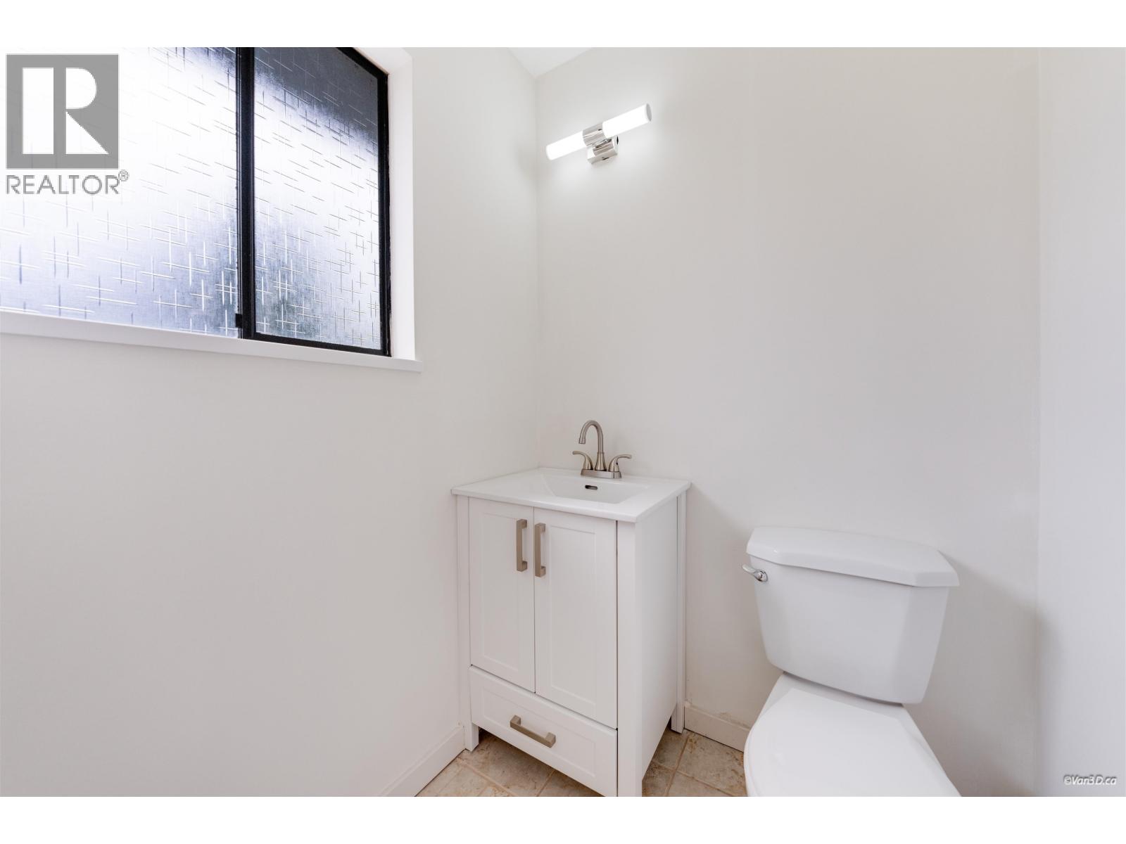 7942 Lakefield Drive Property Photo 11