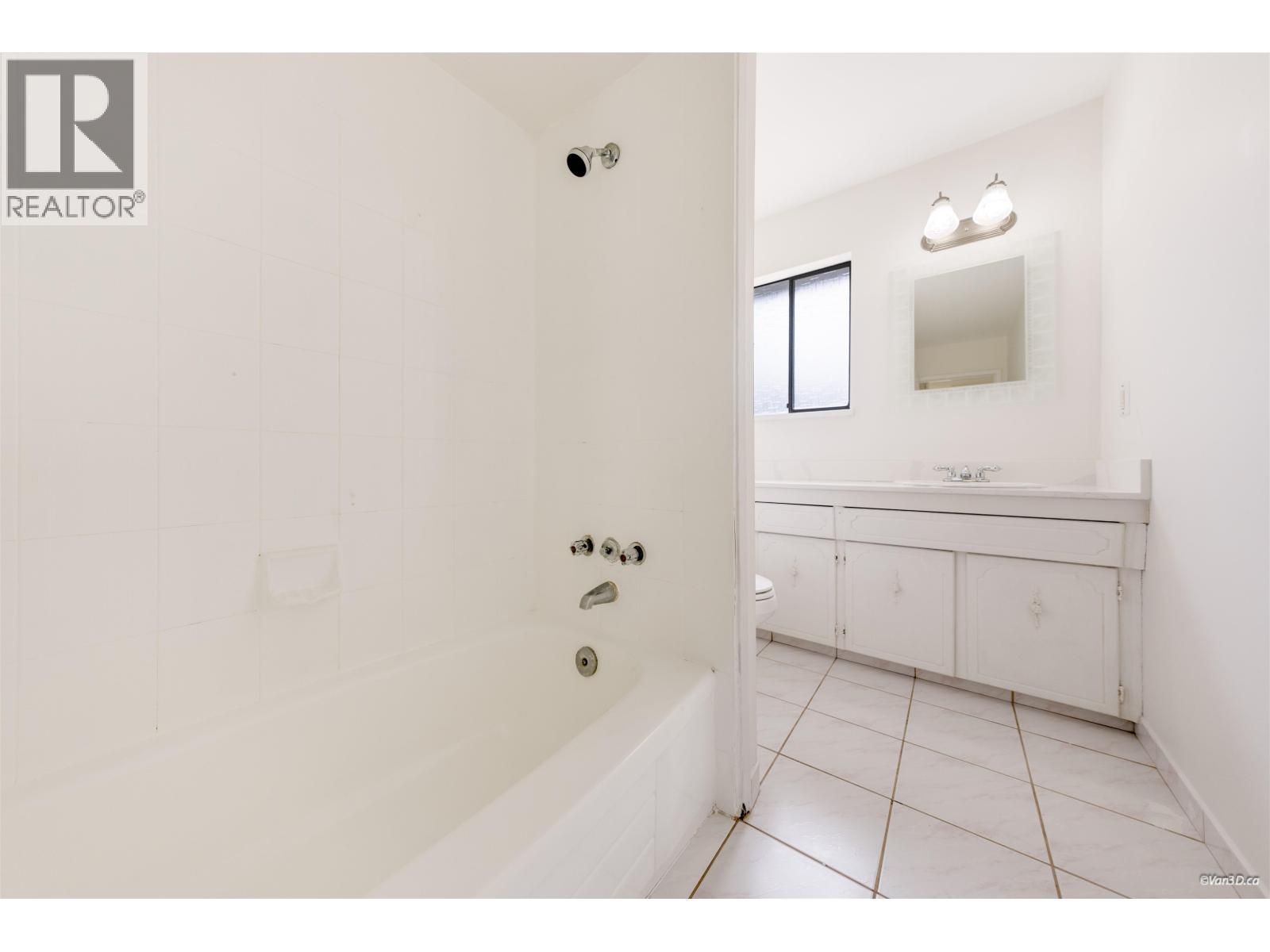 7942 Lakefield Drive Property Photo 12