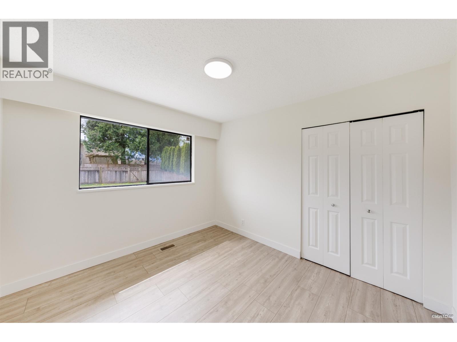 7942 Lakefield Drive Property Photo 14