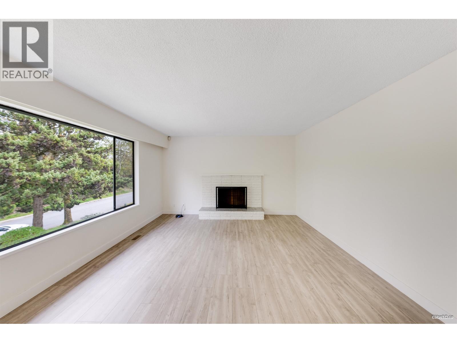 7942 Lakefield Drive Property Photo 16