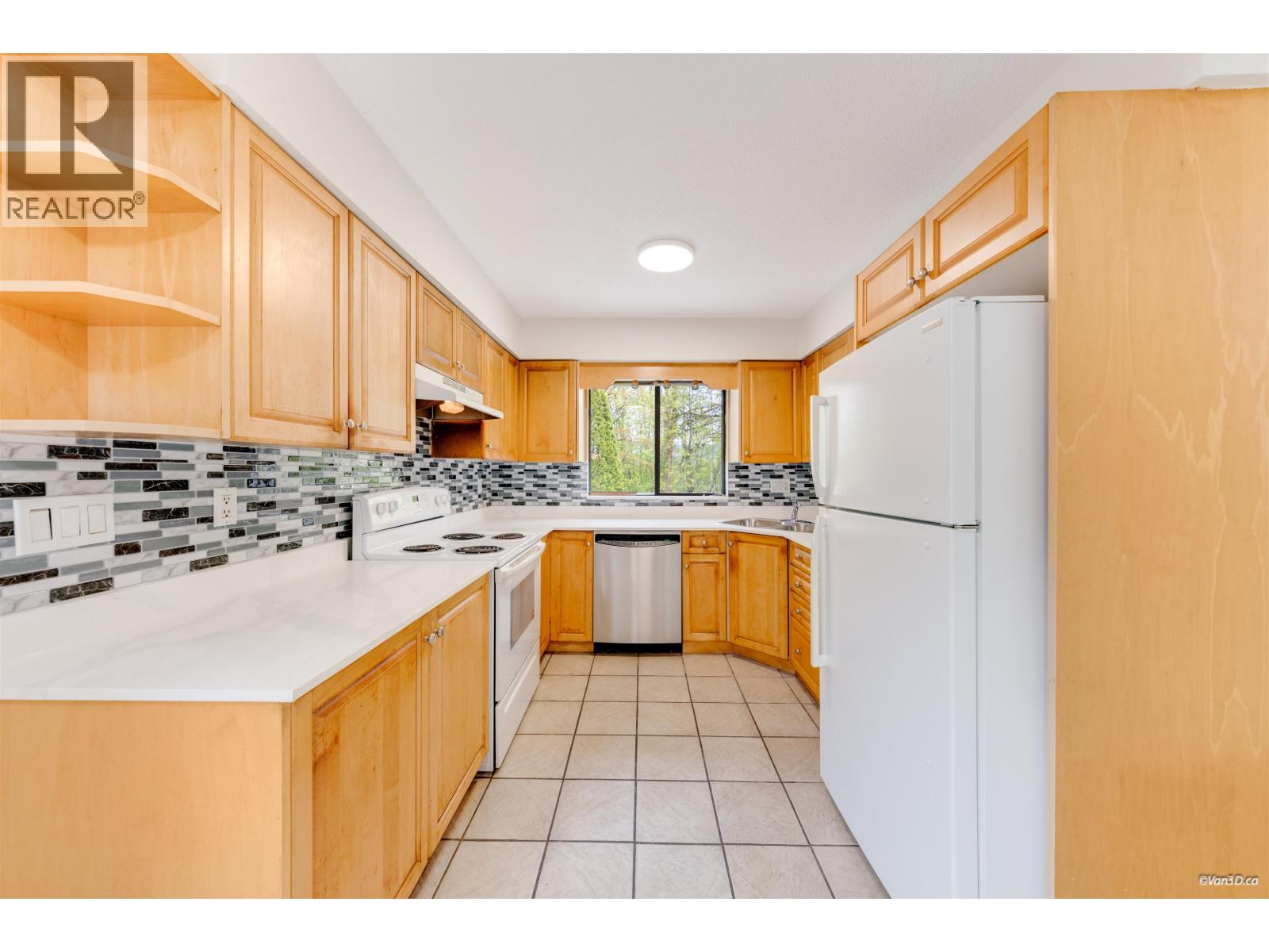 7942 Lakefield Drive Property Photo 22