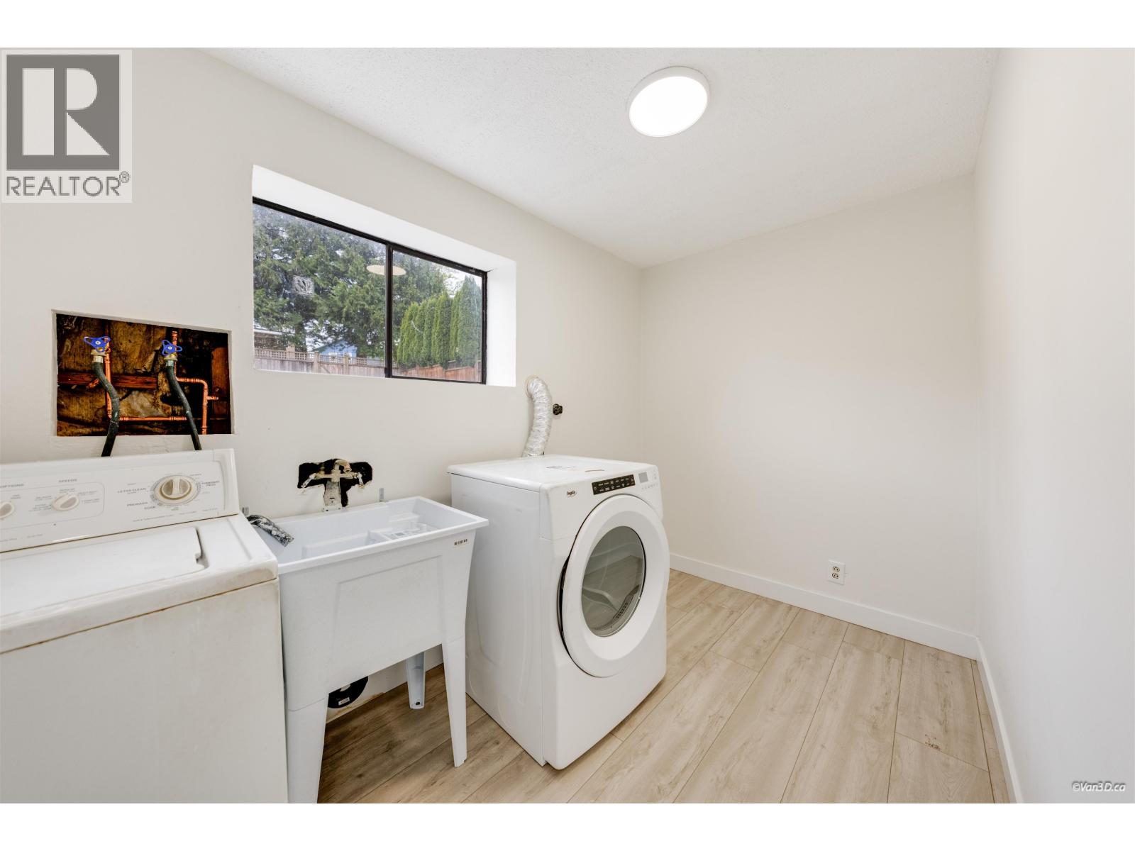 7942 Lakefield Drive Property Photo 28