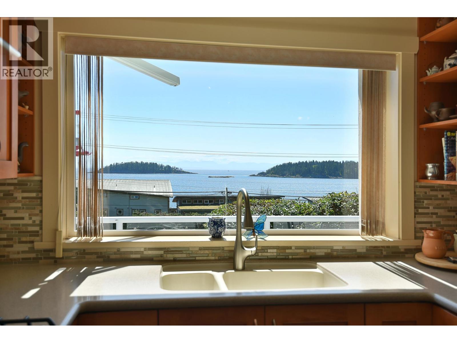 6502 Sunshine Coast Highway Property Photo 6